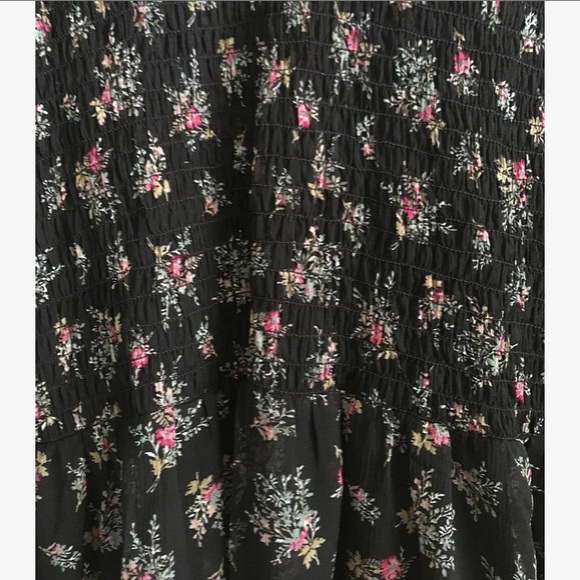 😱SOLD!!!😱 AEO Chiffon Smocked Peplum - Picture 5 of 7